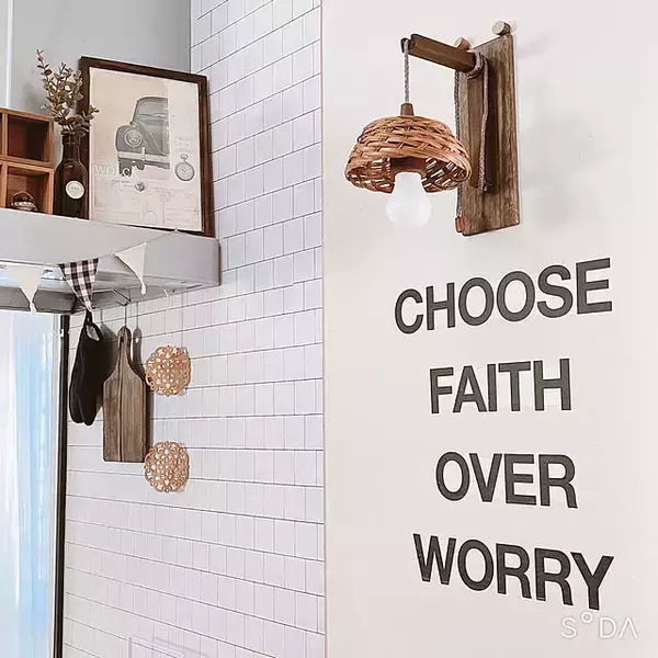 「ダイソーのライトで自分好みのウォールライトをDIY☆RoomClipユーザーさんの作品をご紹介」の画像