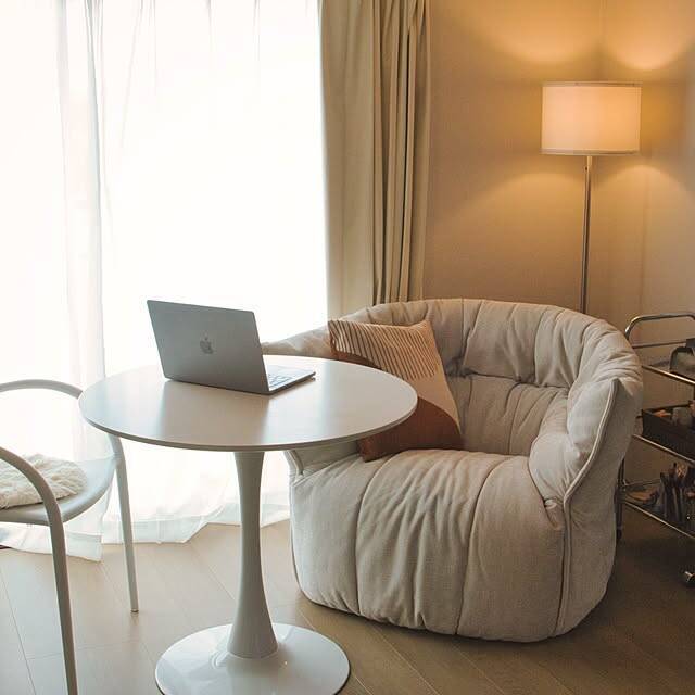 アートのような美しさにもこだわって。おうち時間をマイペースに楽しめる一人掛けソファ特集