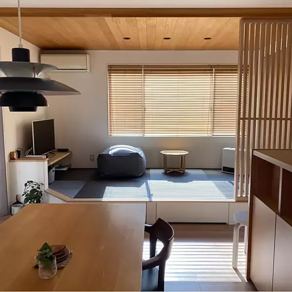 「座り心地だけじゃなく使い勝手のよさも魅力ポイント♪無印良品の体にフィットするソファ」の画像