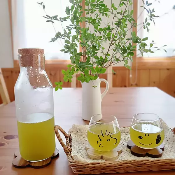 「魅力的なデザインで輝く日常に！IKEAのガラス製品で楽しむインテリア」の画像