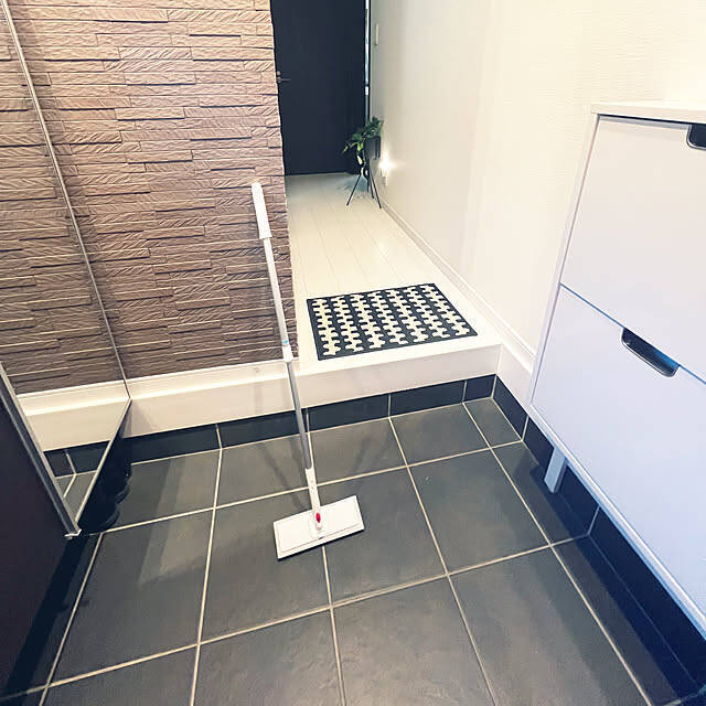 玄関の第一印象が変わる！玄関床をピカピカに整えるお掃除術10選