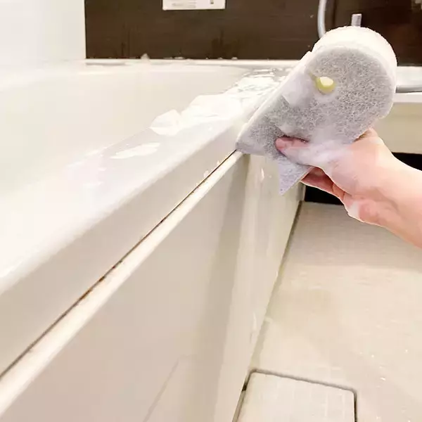「手が届かない場所だからこそお手入れ方法を知っておきたい！隙間や溝掃除のハードルを下げる掃除アイデア」の画像