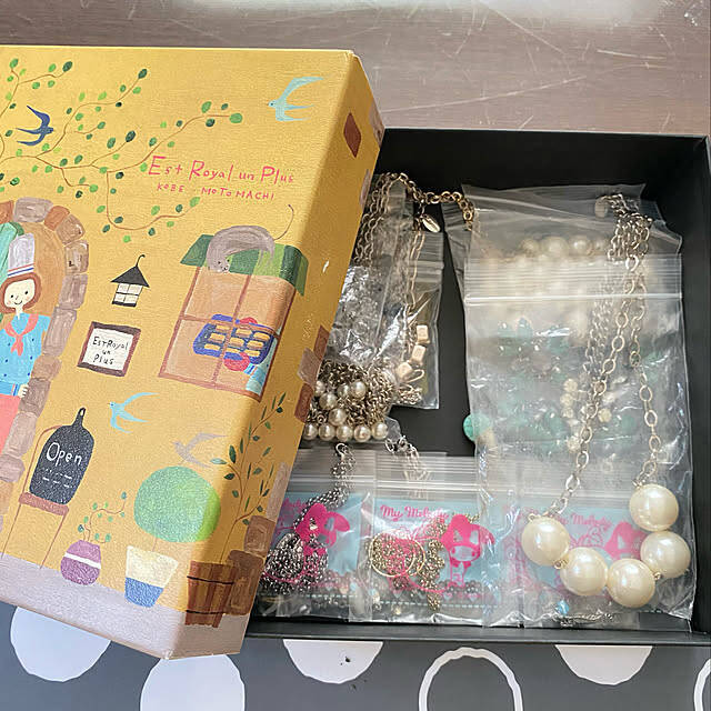 捨てたくないけど使い道がない……とお悩みの方へ。お菓子の空き箱の再利用アイデア集