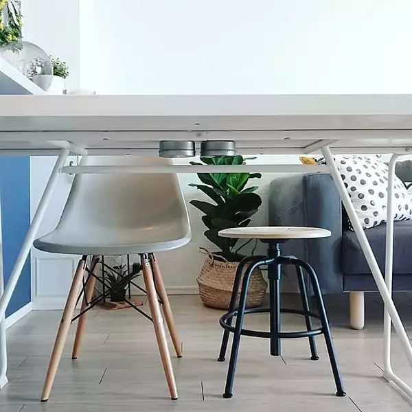 「散らかさないためのマイルール＆収納アイデアを大公開！テーブルの上をきれいに保つコツ」の画像