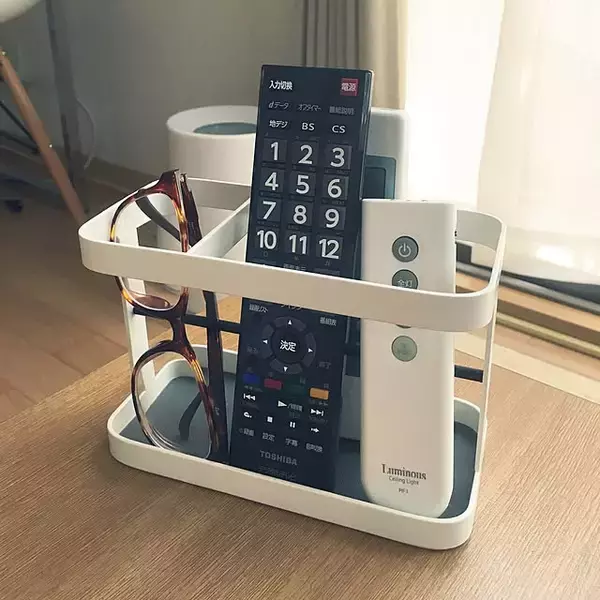 「普段使いもコレクションもスッキリ！見た目も使い勝手も良いメガネの収納アイデア6選」の画像