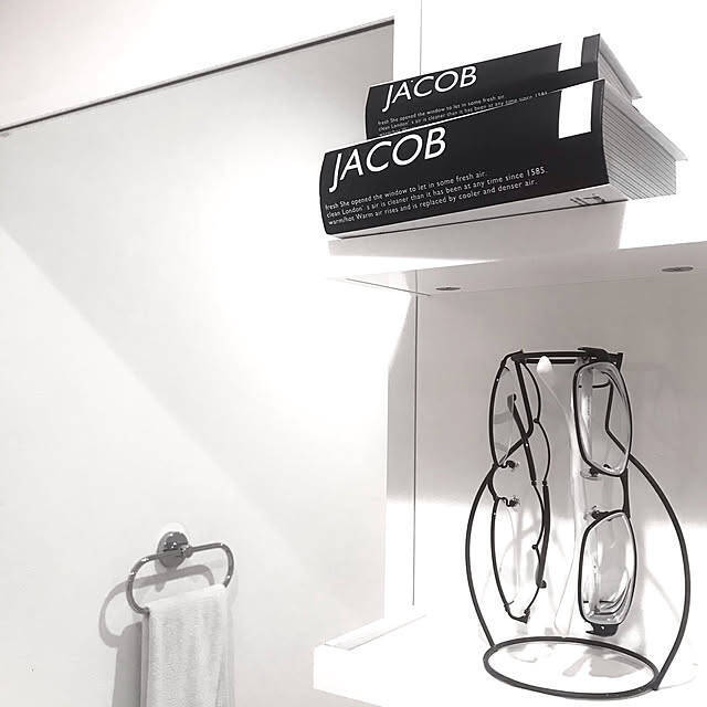 普段使いもコレクションもスッキリ！見た目も使い勝手も良いメガネの収納アイデア6選