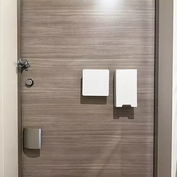 「すっきりとスマートな空間づくりにおすすめ♪省スペースにおさまる山崎実業の玄関収納アイテム」の画像