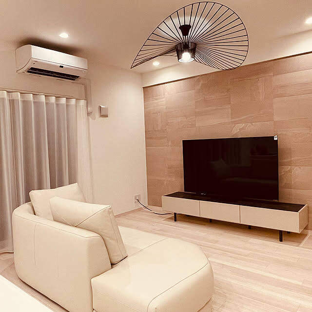 シンプルを極めて理想のお部屋に♪心豊かに過ごせるミニマルインテリアを取り入れたコーディネート実例