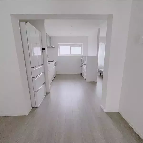 「シンプルを極めて理想のお部屋に♪心豊かに過ごせるミニマルインテリアを取り入れたコーディネート実例」の画像