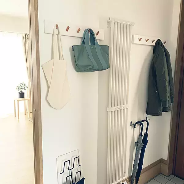 「「ただいま」と「行ってきます」をもっとスムーズに！上着・アウターの一時置き場アイデア10選」の画像