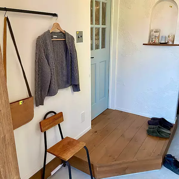 「「ただいま」と「行ってきます」をもっとスムーズに！上着・アウターの一時置き場アイデア10選」の画像