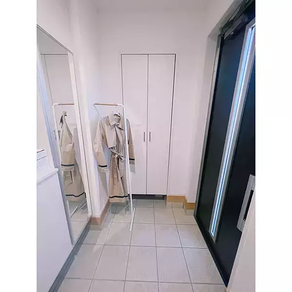 「「ただいま」と「行ってきます」をもっとスムーズに！上着・アウターの一時置き場アイデア10選」の画像