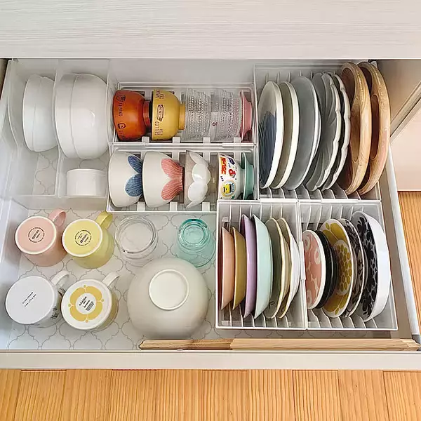 「プチプラで収納上手になれる！セリアのアイテムを使った「引き出し収納」実例集」の画像
