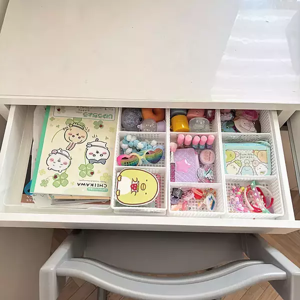 「プチプラで収納上手になれる！セリアのアイテムを使った「引き出し収納」実例集」の画像
