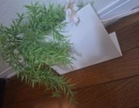 「置くだけで解決♪メモスタンドで叶える、配線周りの目隠しカバー」 by chi-さん