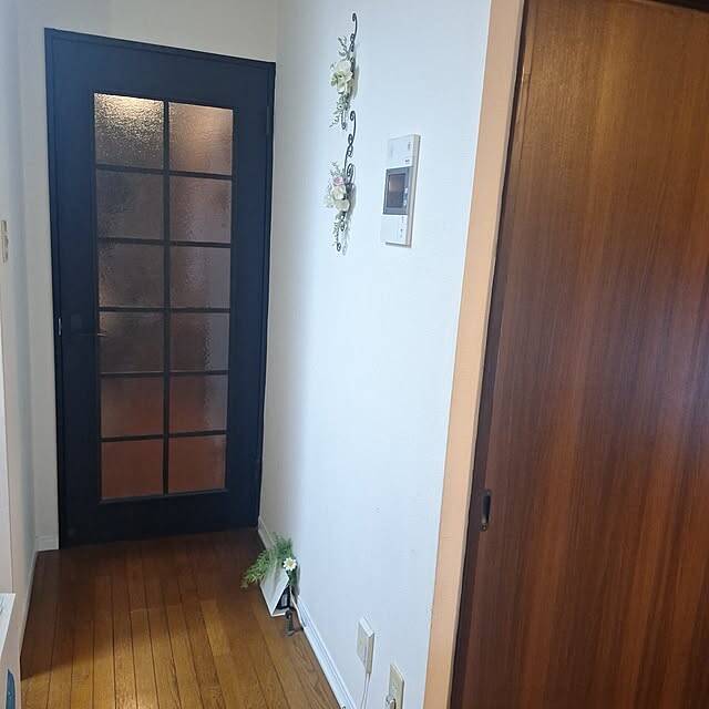 「置くだけで解決♪メモスタンドで叶える、配線周りの目隠しカバー」 by chi-さん