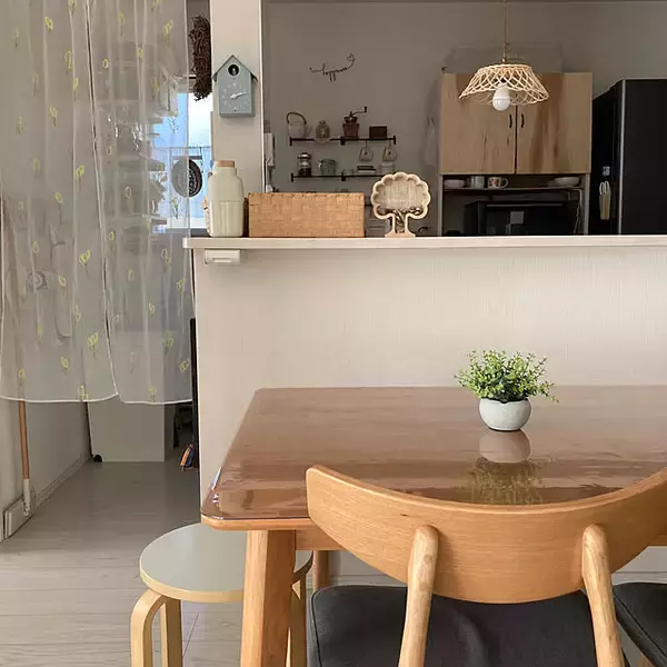 「「見せる・隠すのバランスで心地よく。暮らしになじむカフェ風キッチン」 by chunpinaさん」の画像