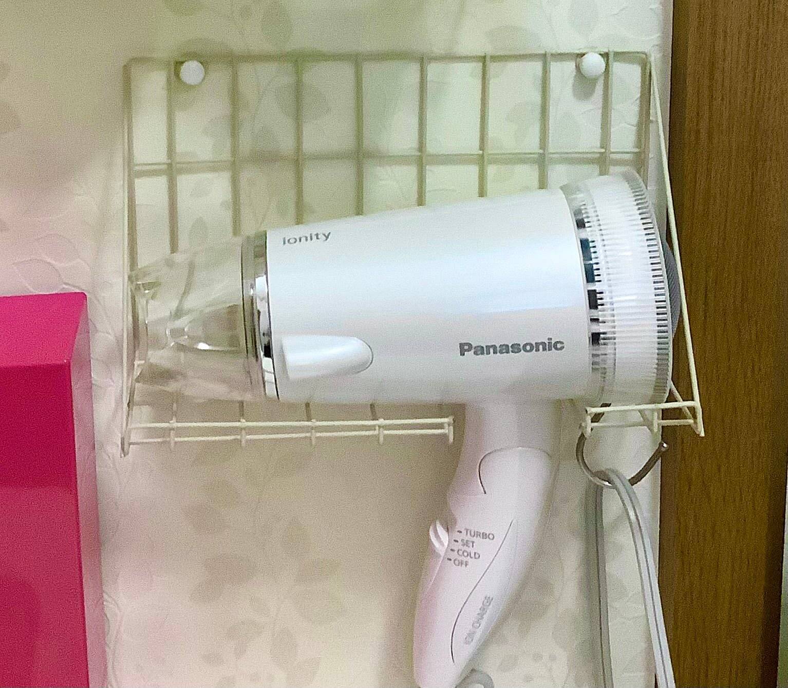 「切って整えるだけ♪サッと手に取れるドライヤーホルダーのつくり方」 by haruminさん