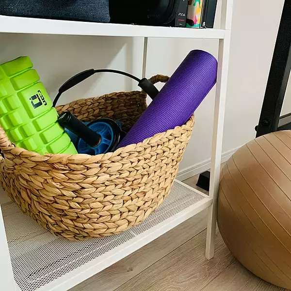 「入れるだけで整う！かご収納ですっきりまとまる便利な実例アイデア」の画像