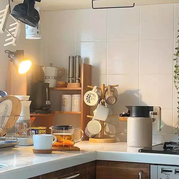 「キッチン収納を見直したい方へ！IKEAのアイテムを使った食器収納の実例6選」の画像