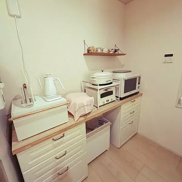 「キッチン収納を見直したい方へ！IKEAのアイテムを使った食器収納の実例6選」の画像
