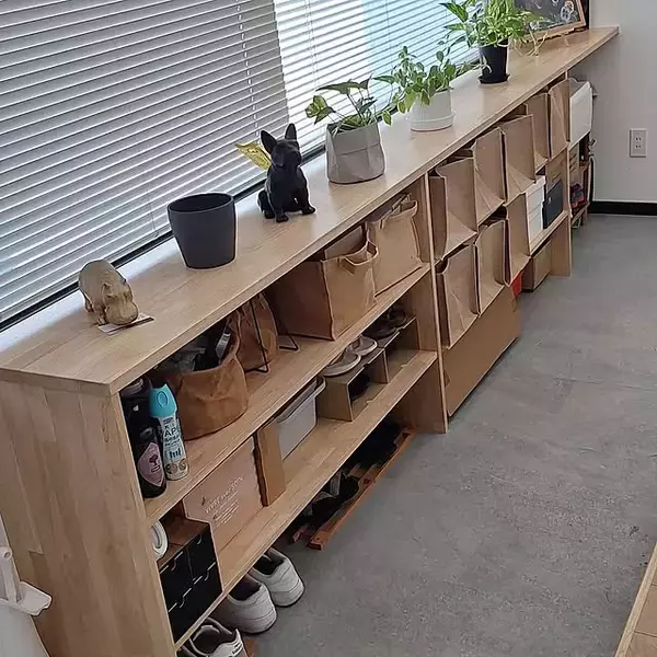 学校用品から防災グッズまですっきり！暮らしに合わせた使いやすい玄関収納の実例10選