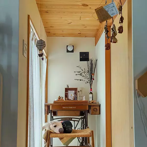 「懐かしさにホッとする！味わい深いレトロを楽しむインテリア作り」の画像