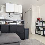 「「27m2。くつろげる空間を目指した、モノトーンモダンな部屋」 by bonlogさん」の画像2