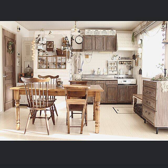 おとぎ話の世界へ。ゆっくり時間の流れるカントリー風インテリア