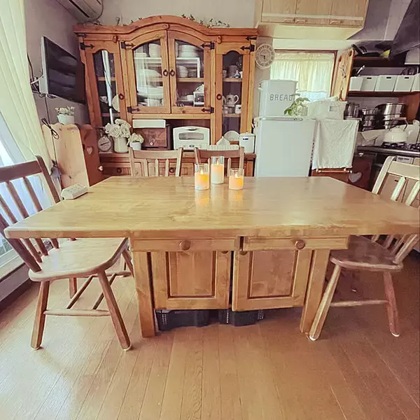 「おとぎ話の世界へ。ゆっくり時間の流れるカントリー風インテリア」の画像