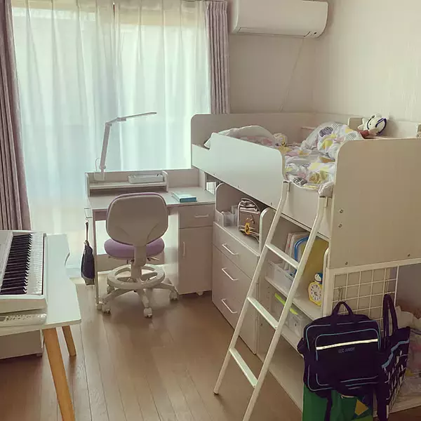 「好みにピッタリなカラーや収納機能で選んで♪ニトリで見つける学習机」の画像