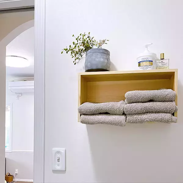 「壁を傷つけずにスッキリ収納＆インテリアが実現！壁美人を使ったDIYアイデア集」の画像