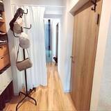 「お風呂以外でも使える！暮らしが快適になるシャワーカーテン活用アイデア」の画像2