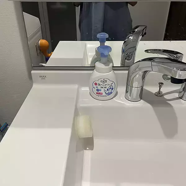 「気になる汚れをまとめて撃退！洗面台がピカピカになる方法10選」の画像