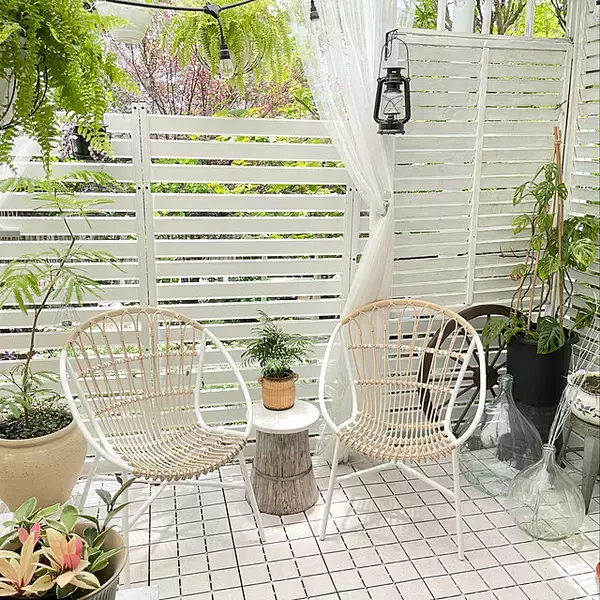 「屋外でも屋内でも使える♪ガーデンファニチャーの実例10選」の画像