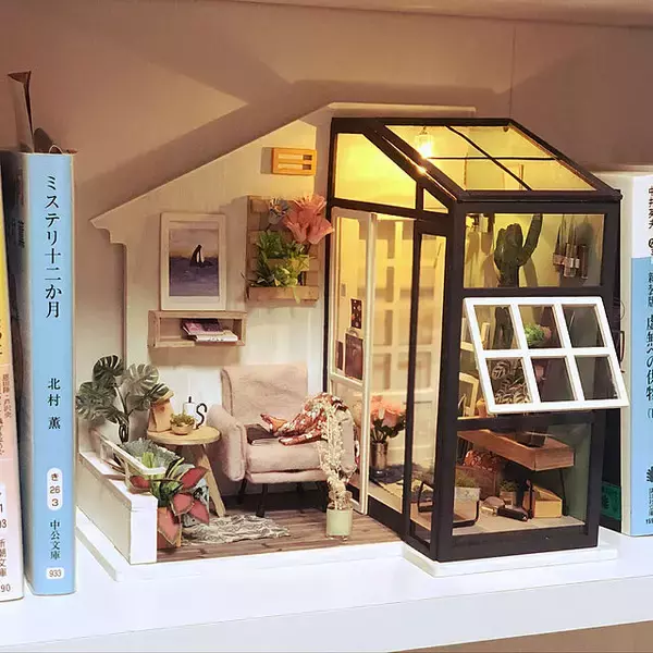 思わず見惚れてしまいそう♡小さくってキュートな手作りドールハウスの魅力