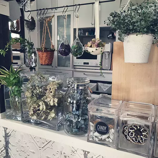 「収納の便利さがグンとアップ！無印良品「横ブレしにくいフック」の使い方」の画像