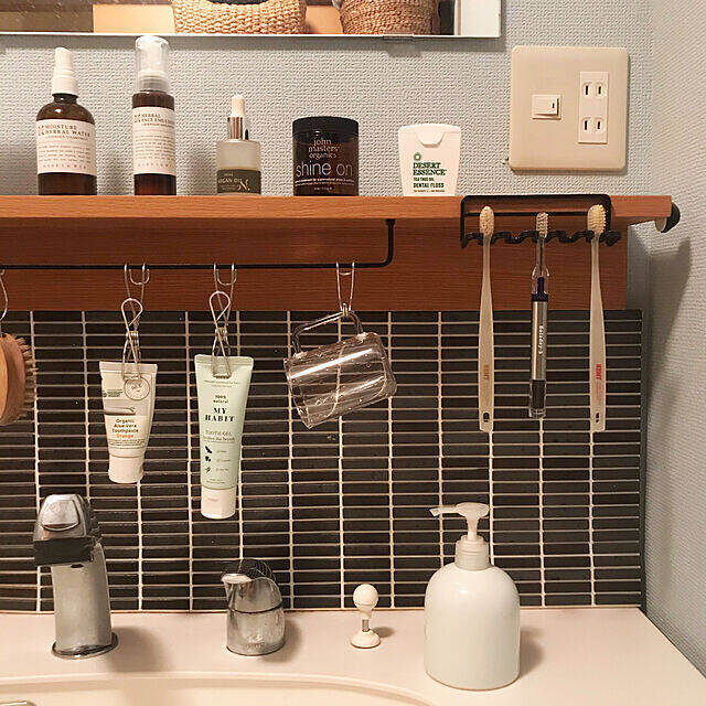 収納の便利さがグンとアップ！無印良品「横ブレしにくいフック」の使い方