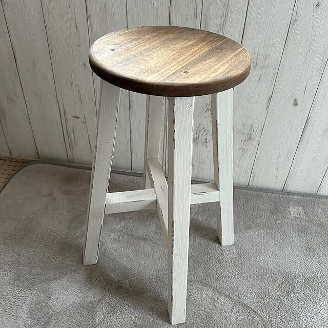 休憩にもディスプレイにも大活躍！今すぐ作ってみたいDIYのスツール実例