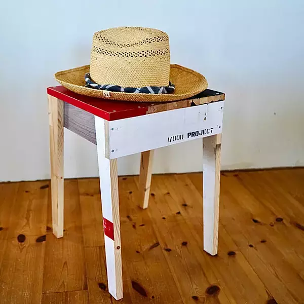 「休憩にもディスプレイにも大活躍！今すぐ作ってみたいDIYのスツール実例」の画像