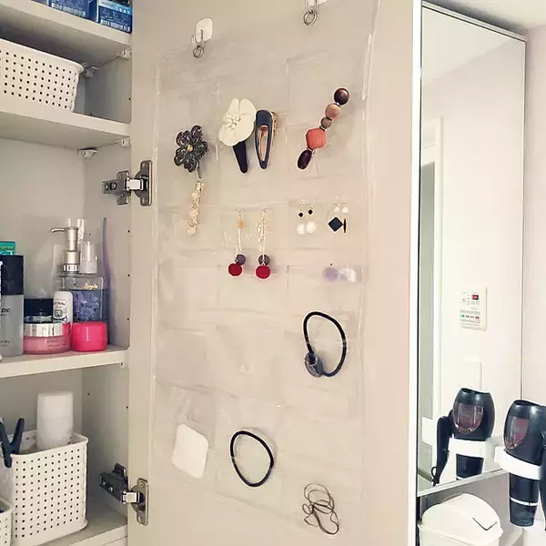 「実は優秀な収納スペースなんです♪「◯◯裏」をDIYで活用するアイデア」の画像