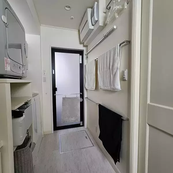 「毎日の洗濯がスムーズになる♪バスタオルの干し方を工夫している実例10選」の画像