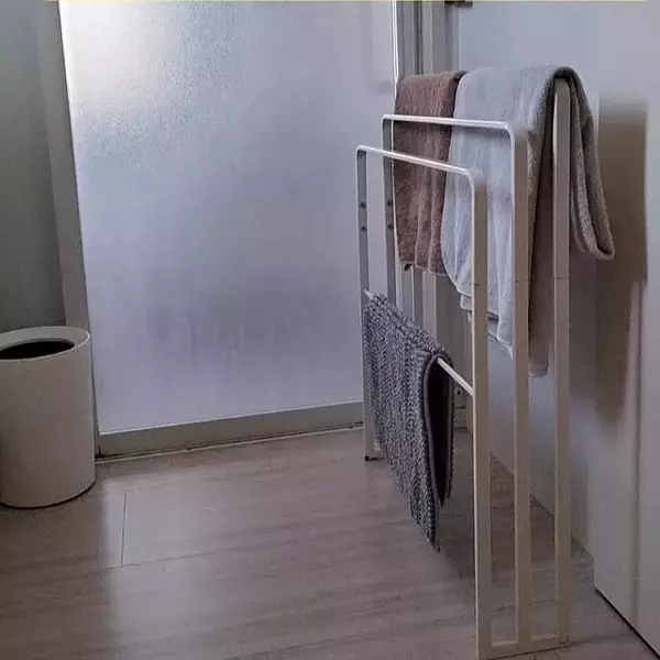 「毎日の洗濯がスムーズになる♪バスタオルの干し方を工夫している実例10選」の画像