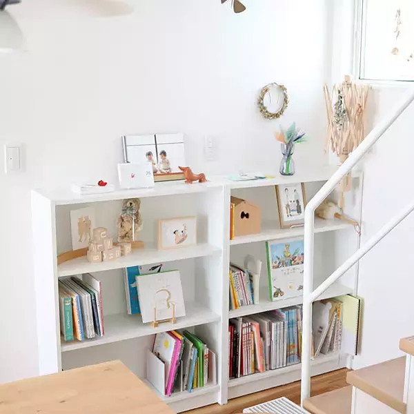 「理想の収納棚が見つかる！使いやすいIKEAのBILLYシリーズ」の画像