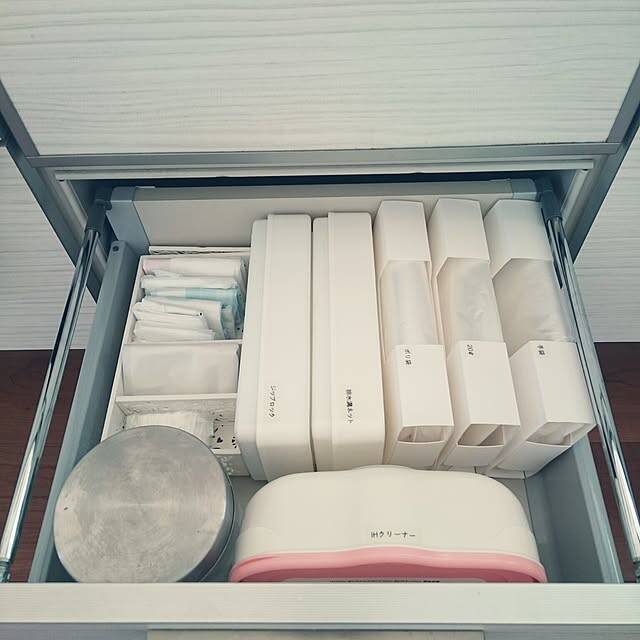 こまごまとしたアイテムの仕分けにお悩みならコレ！ダイソーの粘土ケースの活用アイデア