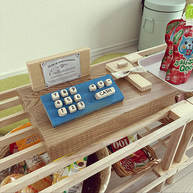 再利用で新たな使い道が広がる！お菓子の空き箱を活用したハンドメイド実例