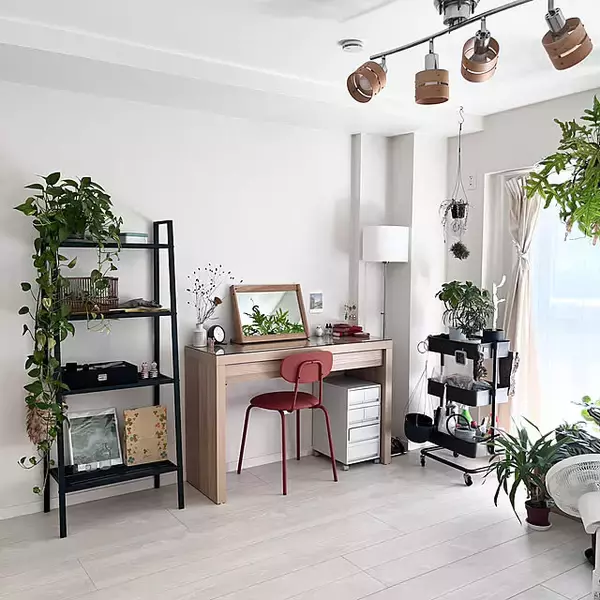 「意外なアイテムを活用するアイデアも！IKEAで整える理想のドレッサー実例集」の画像