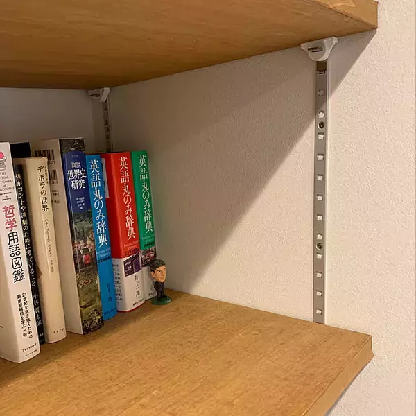 「自然と読書がしたくなる♪本を身近に感じられる本棚収納のアイデア」の画像