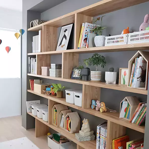 「自然と読書がしたくなる♪本を身近に感じられる本棚収納のアイデア」の画像