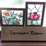 「透明感を活かして楽しむ！ダイソーのガラス絵の具を使ったアイデア紹介」の画像2